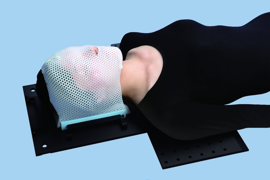 頭部用（中）枠付